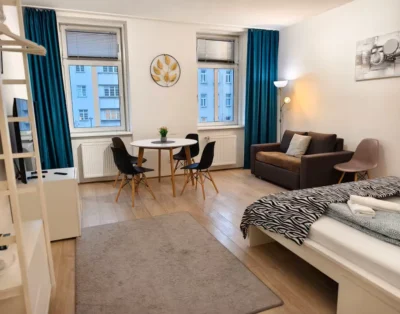 Central Apart, metro 1 minute.